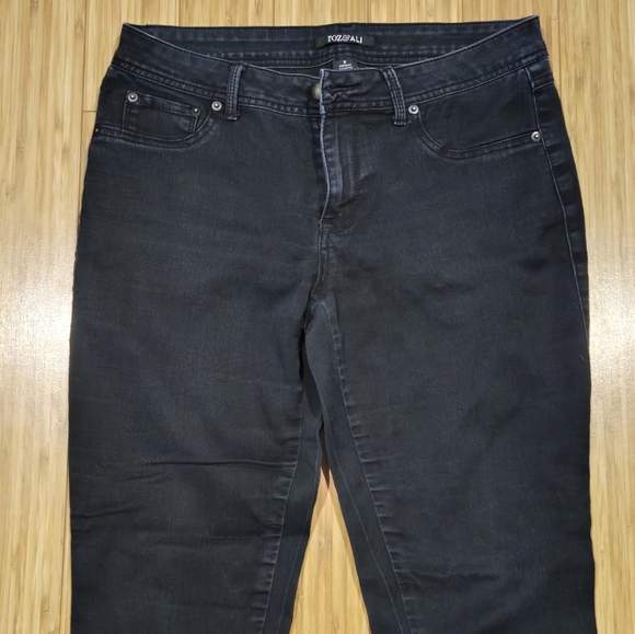 Roz & Ali Women's Black Jeans - Picture 3 of 8